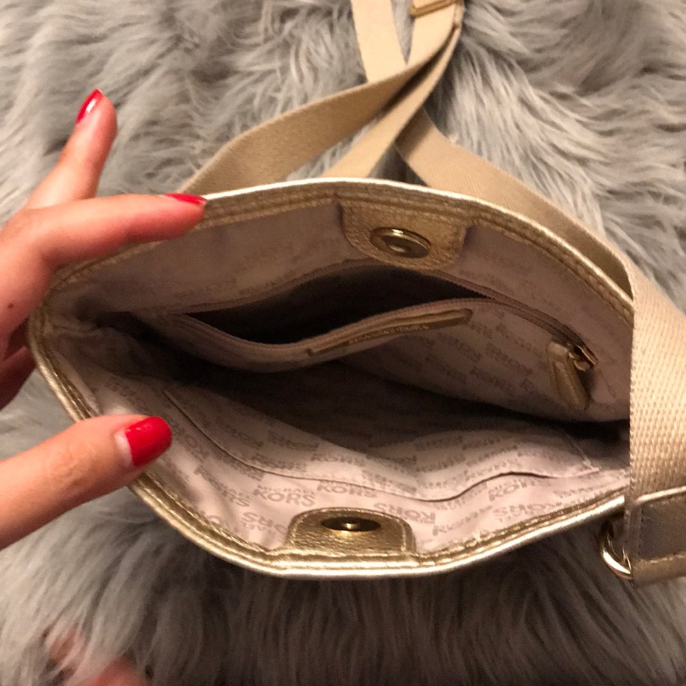 Michael Kors Crossbody Bag - Picture 5 of 8